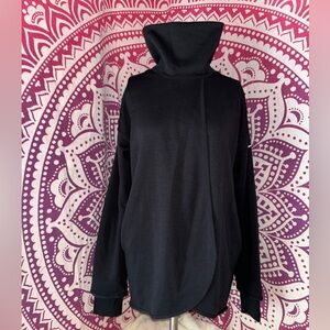 Nike Dri-Fit Long Sleeve Turtleneck Cape With Pockets Women’s Size XS